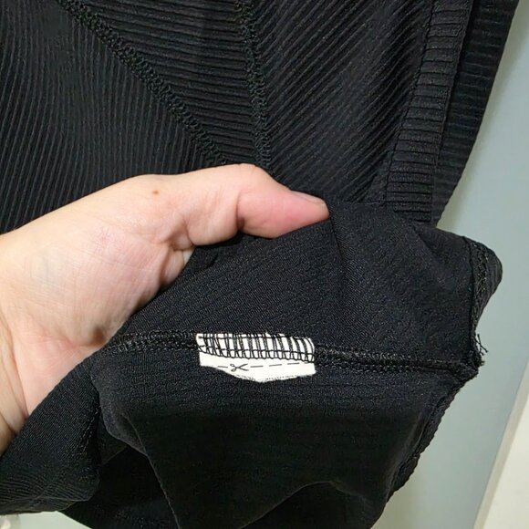 Old Navy Active Crop Tank Top Black 3X Plus Size Workout Athleisure Lightweight - Picture 5 of 8